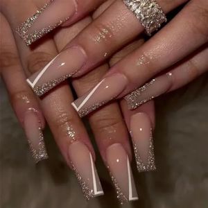 Faux ongles, ongles à presser Faux ongles longs en forme de cercueil avec colle, faux ongles marron portables avec strass, presse de Ballet, couverture complète(51) (zhangtingamz, neuf)