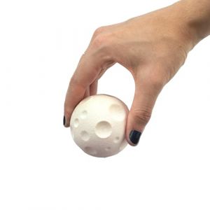 Suck UK Gomme crayon lune | Gommes en caoutchouc pour enfants | Remplisseurs de sacs de f&ecirc;te pour enfants et cadeaux de f&ecirc;te | Gommes fantaisie | Papeterie cool pour gar&ccedil;ons | Cadeaux d'espace et (Good Superstore, neuf)