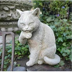 Statue de chat Preening | D&eacute;coration de jardin en b&eacute;ton en pierre reconstitu&eacute;e (Burgess Home & Garden, neuf)