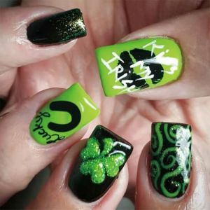 Lot de 24 faux ongles courts sur le thème irlandais avec motif trèfle vert pour femme (SMyuexing, neuf)