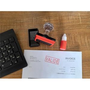 Tampon PAY&Eacute;, Tampon encreur texte PAY&Eacute;, Encre de couleur rouge, Dimensions 50 x 20 mm, Encre incluse, Rechargeable (PAY&Eacute;) (YvesMuse, neuf)