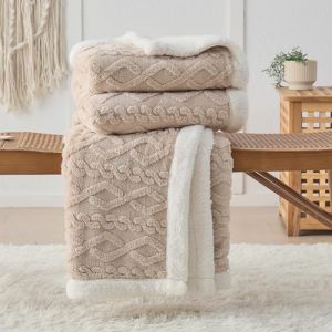 DECMAY Plaid Couverture Polaire 150x200, Jeté de Canapé Couverture Lestée en Sherpa, Taffetas Double Face 3D Câble Plaid Jete de Canapet, Chaud Hive Dessus de lit, Kaki (Clourhoom, neuf)