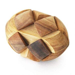 RUGBY jeu casse t&ecirc;te &agrave; partir de 8 ans difficult&eacute; 2/6. En bois massif aux normes CE, marque fran&ccedil;aise Le D&eacute;lirant, solution avec illustrations fournie. D&eacute;monter et reconstituer les 9 pi&egrave;ces du ballon. (Le D&eacute;lirant, neuf)