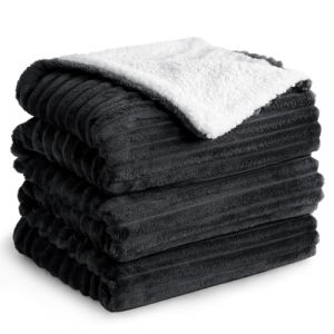 Aisbo Couverture Polaire Sherpa 220x240cm Noir, Couverture en Flanelle &eacute;paisse Couche et Confortable, Plaid Canape Fourrure Jet&eacute; de Canap&eacute; et aux Lits Chaude et Douce pour l'hiver &Eacute;pais (Aisbo EU, neuf)