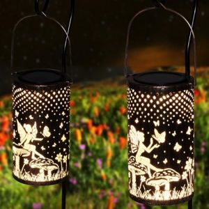 Freekite 2 Lanternes Solaires Extérieures, lot de 2 Lampes Solaires Exterieur en Métal étanches avec Crochets de Berger, Lumières Solaire pour Jardin Table Patio Balcon Cour Décoration (XINCHU, neuf)