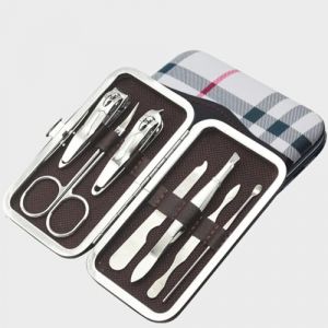 Lot de 7 outils de coupe des ongles en acier inoxydable - Kit professionnel de coupe - Coupe-ongles - Pour peaux mortes - Fourchette - Cuill&egrave;re d'oreille (acier inoxydable, chrom&eacute; antirouille) (FMDstore, neuf)