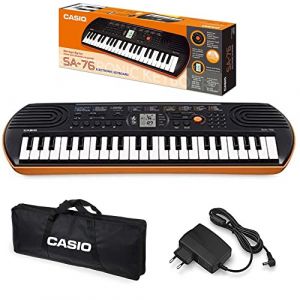 Casio SA-76 Mini clavier polifonica 8 Voix 44 touches Noir/Orange + Sac de Transport pour clavier original casio (non rembourrée), noir + alimentation Casio AD-E95100LG, noir (musicandoNet ✅, neuf)