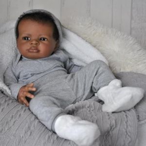 Zero Pam Bebe Reborn Garcon Noir Yeux Ouvert, 50CM Réaliste Poupée Noire Posable Poupon Qui Ressemble À Un Vrai Bébé, Poupée Noire Garcon Réalistes avec Tissu Doux Corps pour 3+ Enfants (KRT-DOLLS, neuf)