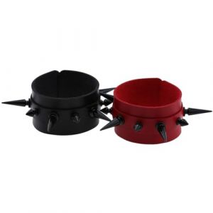 UKCOCO Lot de 2 Bracelets Punk en Cuir PU Rouge et Noir Manchettes R&eacute;glables &agrave; Rivets Coniques Accessoires Mode Unisexes pour Poignet Homme et Femme Style Rock Ann&eacute;es 80 Pr&eacute;sent F&ecirc;te (Gaporgira, neuf)