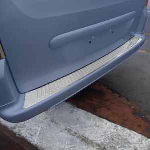 Protection Seuil de Pare-Chocs arrière - Compatible avec Citroen Berlingo 2008-2018 - Couverture de Seuil de Coffre - Bande Seuil de Chargement - Style élégant - en Acier INOX Chromé (omacfrance, neuf)