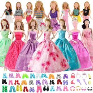 Vêtements de poupée compatibles avec Barbie Vêtements, 6 robes de mariée, 3 robes de mode, 1 haut, 1 pantalon, 1 bonnet, 1 casque, 8 maillots de bain, 10 paires de chaussures pour poupées de 28 cm (YITULOU, neuf)