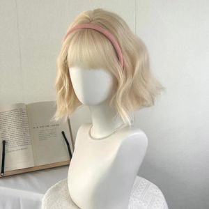 Perruque courte ondulée blonde platine, perruque blonde blanche avec frange pour femme, aspect naturel pour un usage quotidien, cosplay (ZBYXPP., neuf)