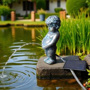 Arnusa Gargouille solaire - Figurine de bassin avec pompe solaire et jeu d'eau - Décoration de jardin en polyrésine aspect cuivre - Fontaine solaire pour étang de jardin et cours d'eau (garçon 11 x 12 (Arnusa-Shop, neuf)