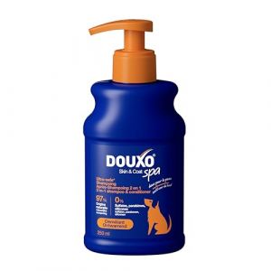 DOUXO Skin & Coat Spa - Ultra-Safe Shampoing 2 en 1 démêlant pour Chiens, 250 ML, nettoie et Hydrate en Profondeur la Peau et Le Poil, Laisse Le Pelage Doux, Soyeux et démêlé, respecte la Peau. (FELIWAY® / ADAPTIL®, neuf)