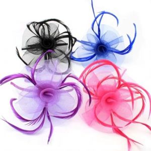 Bibi &eacute;l&eacute;gant en maille avec d&eacute;tails en plumes, bandeau formel pour femme, en noir, violet, bleu roi ou rose, accessoire de cheveux pour mariage et occasion sp&eacute;ciale (bleu) (Wicked Wonder Accessories, neuf)
