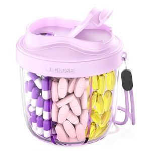 Pilulier 7 jours matin, midi, soir, bo&icirc;te &agrave; m&eacute;dicaments, ronde, avec 7 compartiments, large ouverture et design anti-confusion, sans BPA, id&eacute;ale pour les voyages. Avec 20 &eacute;tiquettes adh&eacute;sives (violet) (NAVIKIA, neuf)