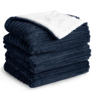 Aisbo Couverture Polaire Sherpa 220x240cm Bleu, Couverture en Flanelle &eacute;paisse Couche et Confortable, Plaid Canape Fourrure Jet&eacute; de Canap&eacute; et aux Lits Chaude et Douce pour l'hiver &Eacute;pais (Aisbo EU, neuf)