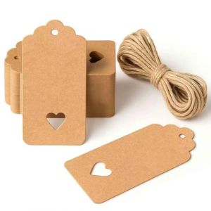 Lot de 50 étiquettes cadeaux vierges en papier marron avec ficelle 6 x 5 cm pour cadeaux de mariage, anniversaire, Noël [arbre de Noël] (Aujzoo Store, neuf)