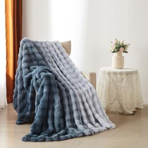 YASMENG Couverture Polaire 200x220 cm Hiver Chaude D&eacute;grad&eacute; de Bleu Jet&eacute; de Canap&eacute; Peluche Imitation Fourrure de Lapin Texture &agrave; Bulles Super Douce Douillette Plaid Canap&eacute; Polaire Moelleuse Cadeau (Tamir Zhang, neuf)