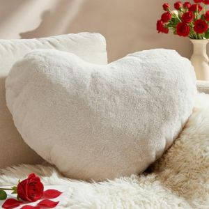 Yhoelata Saint Valentin Coussin Coeur, Oreiller en Forme de C&oelig;ur Beige, Coussin Enfant Decoration Chambre Ado Fille, Coussins Peluche Doux, Oreiller Lit Gros Canap&eacute; Kawaii, 37 * 47cm (Yhoelata, neuf)