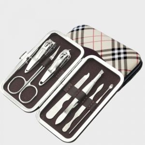 Lot de 7 outils de coupe des ongles en acier inoxydable - Kit professionnel de coupe - Coupe-ongles - Pour peaux mortes - Fourchette - Cuill&egrave;re d'oreille (acier inoxydable, chrom&eacute; antirouille) (FMDstore, neuf)