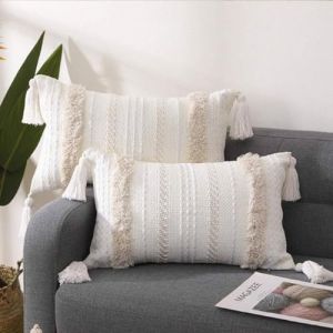 Gevvnss Lot de 2 Boho Housse de Coussin 30x50 cm,Decoration Coussin Canap&eacute; Rectangulaire avec Pompons,pour Chambre &agrave; Coucher,Canap&eacute; Chambre Chaise Lit,Beige (BSDKJ2024, neuf)