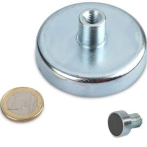 2 x Aimant en pot &Oslash; 57 mm - Ferrite, manchon taraud&eacute; M6 - force 28 kg - 2 pi&egrave;ces - Syst&egrave;mes magn&eacute;tiques avec douille filet&eacute;e (filetage int&eacute;rieur) (Aimants Magnosphere, neuf)