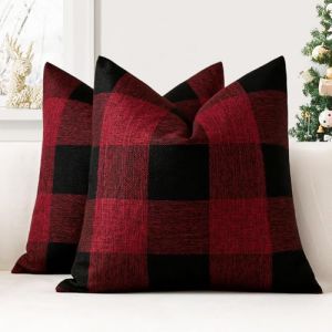 JOTOM Lot de 2 Housses de Coussin 45x45 cm de Plaid Classique de Noël Housses de Coussin Maison de Campagne Taie d'oreiller Décoratifs pour Canapé, Salon et Lit(Noir Rouge) (Jotom Europe, neuf)