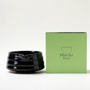 YlobdolY Bol à matcha en céramique avec bec verseur, bol traditionnel fait à la main en porcelaine émaillée solide japonaise à rayures avec coffret cadeau pour fouetter le matcha noir vif (YiHangFuShi, neuf)