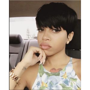 BeiSDWig Perruque courte noire avec frange - Perruque synth&eacute;tique courte pour femme noire et blanche - Perruque de cosplay - Cheveux noirs (Beauty.Wig, neuf)