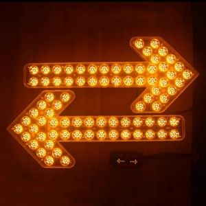Feux stroboscopiques à flèche 12 V-24 V pour camion, feux de direction de véhicule, panneaux de flèche à LED, barre lumineuse de signalisation de dépanneuse (Ambre, 60cm) (Mavcobo3., neuf)