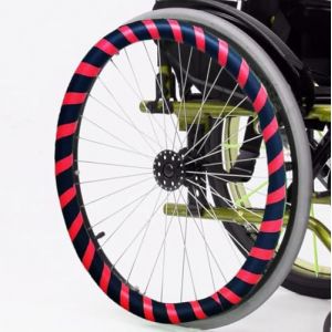 ADUUTPPD K,24in, 1 Paire De Housses pour Fauteuil Roulant, 20/22/24 Pouces, Housses De Protection Antid&eacute;rapantes en Silicone pour Jantes De Fauteuil Roulant, Accessoires pour Poign&eacute;es De Roue Arri&egrave;re (EX-AA, neuf)