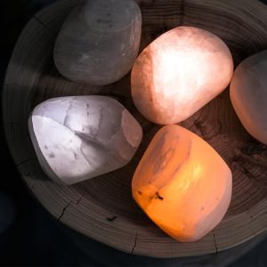 PRANSITO Cobblestone &ndash; Petite Lampe LED originale, Lumi&egrave;re de Chevet D&eacute;cor Sans Fil Rechargeable, Lumi&egrave;re d&rsquo;Ambiance Design en S&eacute;l&eacute;nite Naturelle &agrave; Changement de Couleur, Id&eacute;al Cadeau Maison (Melon Decor, neuf)