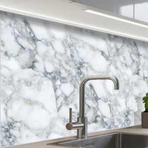 KitchenYeah© Crédence Cuisine À Coller 60x80 cm Protection Plaque De Cuisson Adhesif Plastique Rigide Dalle Murale Mosaïque - Marbre - Blanc - Irrégulier (KitchenYeah, neuf)