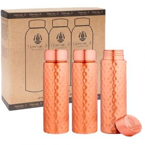 NORMAN JR Bouteille d'eau étroite en cuivre martelé 400 ml coffret cadeau avec 3 pièces, un récipient ayurvédique en cuivre pur vous aide à boire plus d'eau, avec de nombreux bienfaits pour la santé (Casa Copenhagen, neuf)