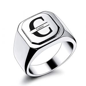 OTXIXTO Bague Initiale Lettre Chevali&egrave;re pour Hommes Femmes Nom Personnalis&eacute; Grav&eacute; Acier Inoxydable Bijoux Fantaisie Mariage Couples F&ecirc;te des P&egrave;res Cadeau avec Ajusteurs de Taille (Argent, Taille 70) (OTXIXTO, neuf)