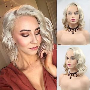 Xiweiya Perruque courte blonde boucl&eacute;e pour cosplay - Perruque synth&eacute;tique blonde boucl&eacute;e r&eacute;sistante &agrave; la chaleur - Perruque courte boucl&eacute;e blonde pour femme - 35,5 cm (xiweiya wig, neuf)