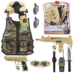 deAO Ensemble de Costume Militaire Camouflage désert avec Casque, Fusil, Grenades, Accessoires Militaires et Un Sac à Dos de Rangement (FOSDA, neuf)