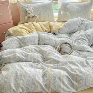 Covebett Housse de Couette 140x200 Ray&eacute;e Bleu et Blanc Fleurie Floral Parure de Lit Adulte 1 Personne Housse Couette en Microfibre Linge de lit avec Fermeture &Eacute;clair et 1 Taies d'oreiller 65x65cm (TanVita, neuf)