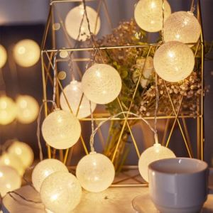 DAJASD 1.5M 10 Guirlande lumineuse en coton, Guirlande Lumineuse Coton Boules, LED Guirlande Lumineuse Boule pour Chambre Rideau F&ecirc;te No&euml;l Anniversaire Halloween Mariage Romantique D&eacute;cor (YIJIA-EU, neuf)