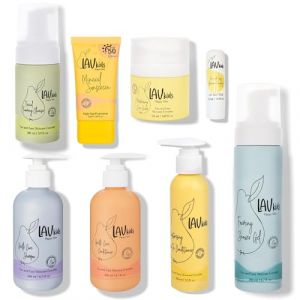 LAV KIDS L'ensemble de soins de la peau 7 pièces comprend un nettoyant pour le visage, une crème, un écran solaire SPF 50, un shampooing, un après-shampooing, un gel douche sans rinçage, dans un sac (OMG Marketing Ltd, neuf)