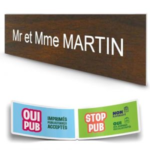 DECOHO - Plaque Boite aux Lettres personnalisée adhésive 100x25mm - Effet Bois foncé - Gravure Laser Blanche - 1 Ligne + Stickers Stop PU - Marron (DECOHO, neuf)