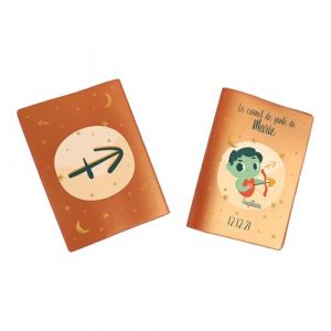 Prot&egrave;ge carnet de sant&eacute; personnalis&eacute;, id&eacute;e cadeau personnalisable b&eacute;b&eacute;, cadeau naissance original, Housse carnet de sant&eacute; Signe Sagitaire - CL0019i (Nacr&eacute; Orange) (MARQUAGE UNIQUE, neuf)