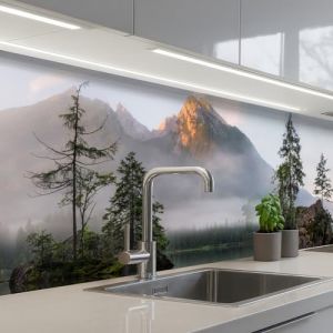 KitchenYeah© Credence Cuisine Adhesive 80x300 cm Protege Mur Revetement Mural Adhesif Parement Interieur À Coller Plaque Plastique Rigide Eau - Paysage - Montagne - Arbres (KitchenYeah, neuf)