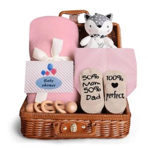 Coffret cadeau de naissance pour bébé – Cadeau 7 en 1 pour nouveau-né garçon et fille avec couverture, doudou, hochet en bois, bavoir, chaussettes et boîte souvenir – Cadeaux de naissance pour fille (BANANA PEAKS LIMITED, neuf)