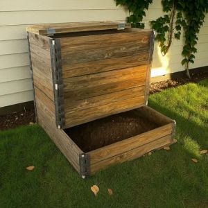 Composteur en Bois 600L en Douglas Classe 3 trait&eacute; Marron avec Couvercle (BleuBlancRouge, neuf)