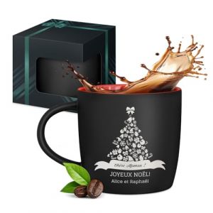 Maverton Mug personnalis&eacute; pour femmes - 40cl Tasse &agrave; Th&eacute; Personnalisable avec Pr&eacute;nom pour elle - Tasse d&eacute;corative pour Coll&egrave;gue - Cadeau original - Diff&eacute;rents Designs - int&eacute;rieur rouge - sapin de No&euml;l (MAVERTON, neuf)