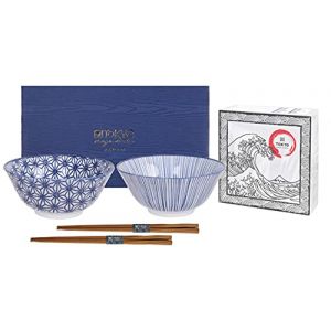 TOKYO design studio Nippon Blue Lot de 2 bols à motif géométrique Bleu et blanc Ø 15 cm env. 500 ml en porcelaine asiatique avec 2 paires de baguettes ESS et emballage cadeau (tee-blume, neuf)