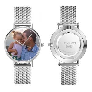 VEELU Montre Photo Personnalisée pour Femme avec Texte Gravé Bracelet Maille Milanaise Acier Inoxydable Imperméable Cadeau pour Homme Papa Maman Amant Noel (Jingle Cat Magical Shop, neuf)
