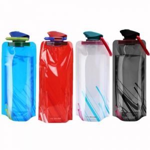 JunD Bouteille Pliable, 700ML Bouteilles d'eau Pliable Ensemble de 4 avec Crochet, Gourde Pliable, Bouteille Plate, Bouteilles d'eau Pliables Flexibles pour Voyager, Randonn&eacute;e, Aventures (Jund-EU, neuf)